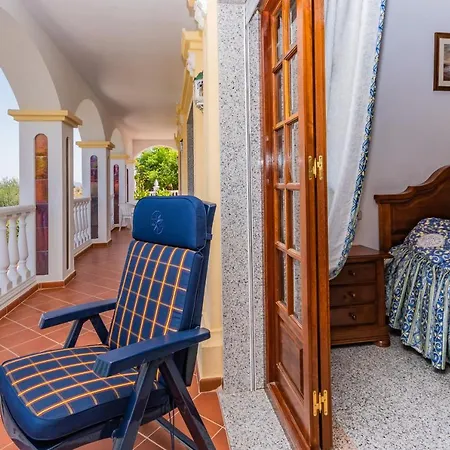 Cubo's Puerto Bermejo Guaro